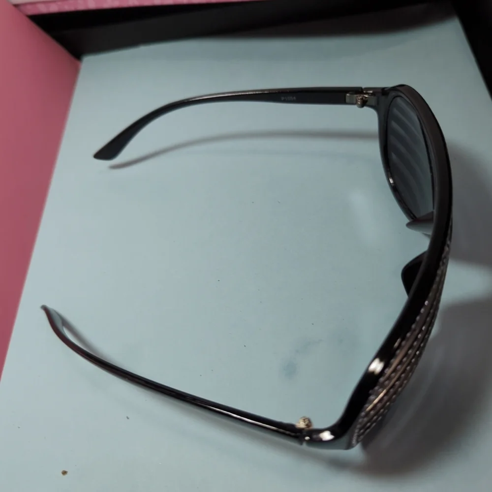 Vintage 80'/90's Vent Frame Beach Sun Eyewear UV400 Never Been Worn Black/Sil